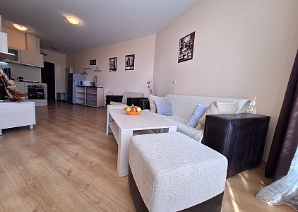 Spacious apartment with pool view in excellent complex. Photo 8 Spacious apartment with pool view in excellent complex. Photo 8