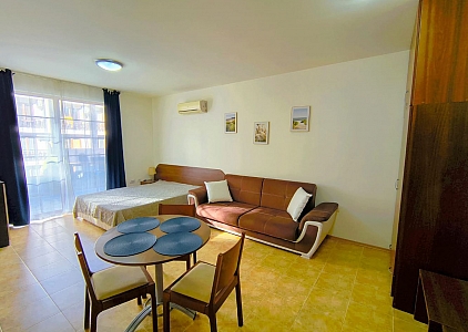 Studio nad morzem w kompleksie Sveti Vlas – Morski Far, zaledwie 100 metrów od plaży. Zdjęcie 9