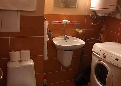 Möblierte Wohnung mit einem Schlafzimmer in Aheloy. Foto 10