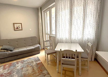 Квартира с видом на бассейн в тихом центре. Фото 9