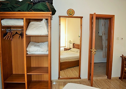 Просторная квартира с двумя ванными и личным двориком!. Фото 15