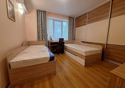 Apartmán s výhledem na bazén v krásném komplexu. Foto 12