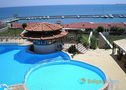 Apartment with its own courtyard on the first line in Sveti Vlas. Photo 11