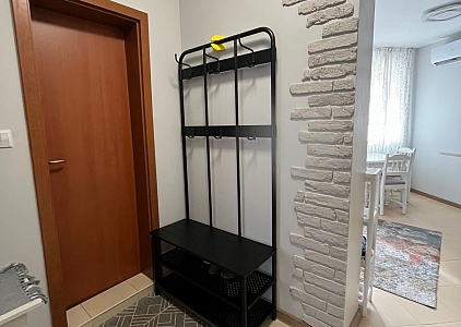 Квартира с видом на бассейн в тихом центре. Фото 13