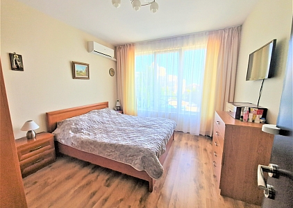 Двокімнатна квартира з видом на басейн у Равді. Фото 4