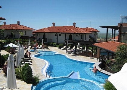 Apartmán s výhledem na moře ve velkém komplexu. Foto 1 Apartmán s výhledem na moře ve velkém komplexu. Foto 1