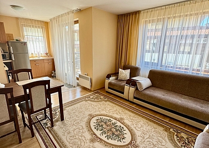 Geräumige Wohnung in einem Luxuskomplex in erster Linie. Foto 10