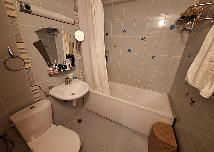 Apartmán s výhledem na bazén v krásném komplexu. Foto 15