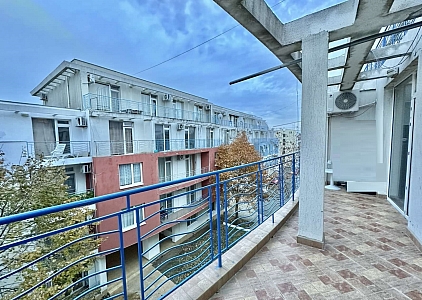 Large three bedroom apartment at a great price. Photo 17
