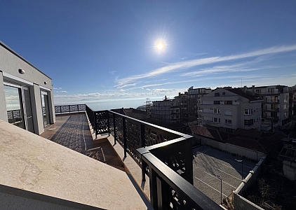 Panorama-Zweizimmerwohnung in Sarafovo. Foto 9