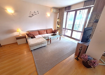 Krásný apartmán s luxusním balkonem v centru letoviska. Foto 13