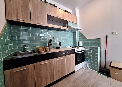 Eine gemütliche Wohnung mit neuen Möbeln. Foto 2