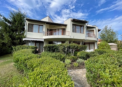 Большой дом с пятью спальнями в большом комплексе в 3 км. от моря. Foto 1