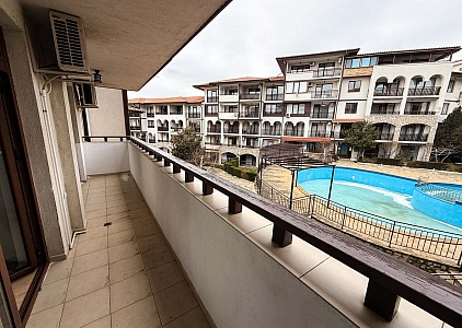 Апартамент с видом на бассейн в комплексе Arena 1. Фото 11