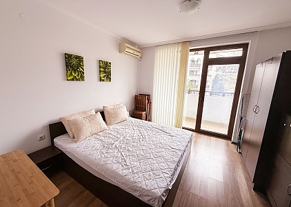 Апартамент с видом на бассейн в комплексе Arena 1. Фото 7