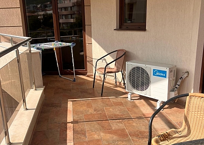 Große Dreizimmerwohnung in einem renommierten Komplex 150 Meter vom Meer entfernt. Foto 14