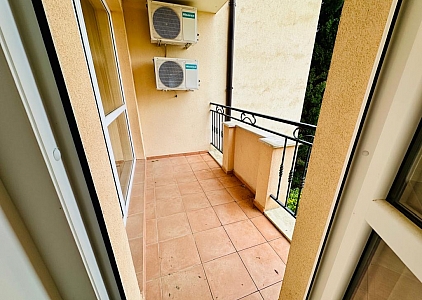 Двухкомнатная квартира с видом на бассейн в хорошем комплексе. Фото 8