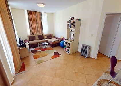 Ładny, trzypokojowy apartament z widokiem na basen w samym centrum. Zdjęcie 2 Ładny, trzypokojowy apartament z widokiem na basen w samym centrum. Zdjęcie 2