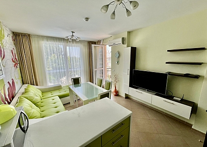 Отличная трехкомнатная квартира в красивом комплексе. Фото 1