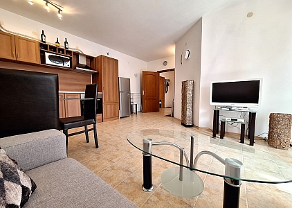 Excellent apartment overlooking the pool 150 meters from the beach. Photo 2 Excellent apartment overlooking the pool 150 meters from the beach. Photo 2