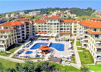 Apartament z widokiem na morze w luksusowym kompleksie. Zdjęcie 1