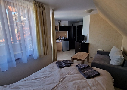 Studio in a luxury complex within walking distance to the sea. Photo 2