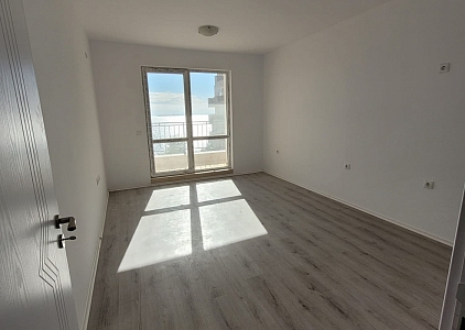 Neue Wohnung mit Meerblick in erster Meereslinie. Foto 9