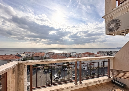 Apartament wielopokojowy z widokiem na morze w centrum Sveti Vlas. Zdjęcie 1 Apartament wielopokojowy z widokiem na morze w centrum Sveti Vlas. Zdjęcie 1