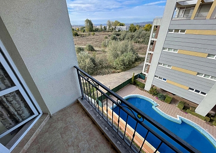 Квартира с видом на бассейн в южной части Солнечного Берега. Foto 2