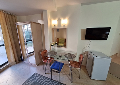 Простора студія з чудовою локацією. Фото 9