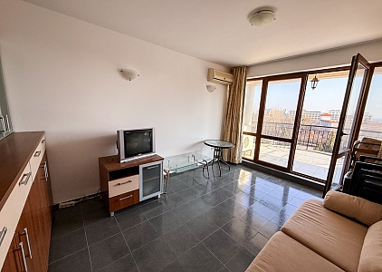 Velký dvoupokojový apartmán v centru letoviska. Foto 9