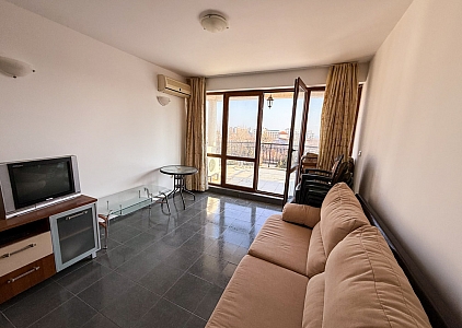 Velký dvoupokojový apartmán v centru letoviska. Foto 10