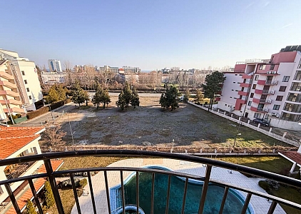 Velký dvoupokojový apartmán v centru letoviska. Foto 12