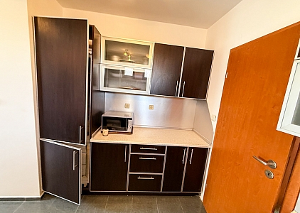 Velký dvoupokojový apartmán v centru letoviska. Foto 27