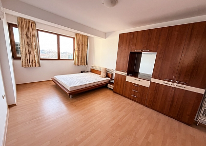 Velký dvoupokojový apartmán v centru letoviska. Foto 3