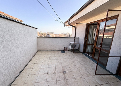 Velký dvoupokojový apartmán v centru letoviska. Foto 40