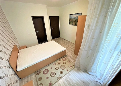 Große möblierte Dreizimmerwohnung in Sonnenstrand. Foto 4