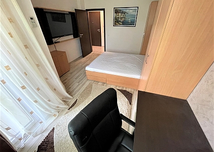 Große möblierte Dreizimmerwohnung in Sonnenstrand. Foto 16