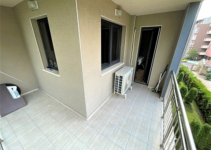 Große möblierte Dreizimmerwohnung in Sonnenstrand. Foto 9