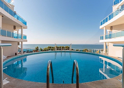 Pěkný byt na klidném místě v první linii . Foto 8