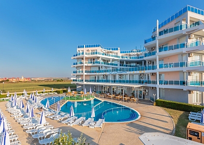 Pěkný byt na klidném místě v první linii . Foto 9