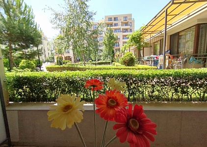 Prostorný byt s velkou terasou v krásném komplexu. Foto 17