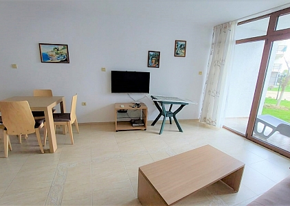 Apartment with its own courtyard on the first line in Sveti Vlas. Photo 6