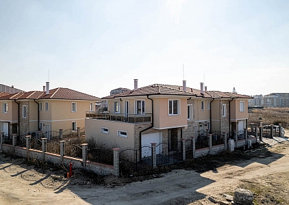 Großes Haus in Strandnähe in Pomorie. Foto 4