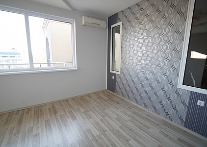 Neue Zweizimmerwohnung mit Kamin. Foto 5