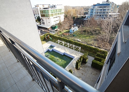 Neue Zweizimmerwohnung mit Kamin. Foto 13