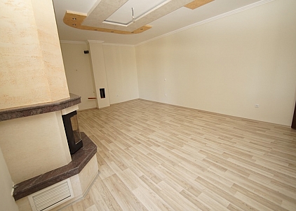 Neue Zweizimmerwohnung mit Kamin. Foto 3