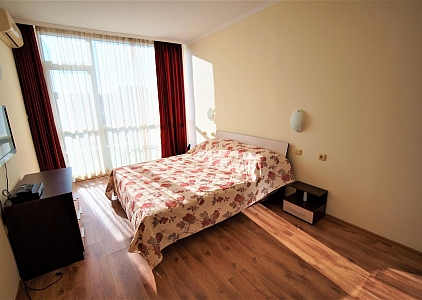 Меблированная двухкомнатная квартира в Несебре на первой линии. Photo 6