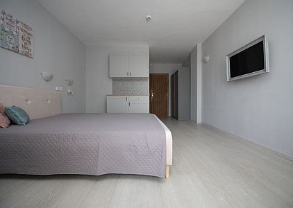 Новая студия с мебелью в Солнечном Береге. Фото 3