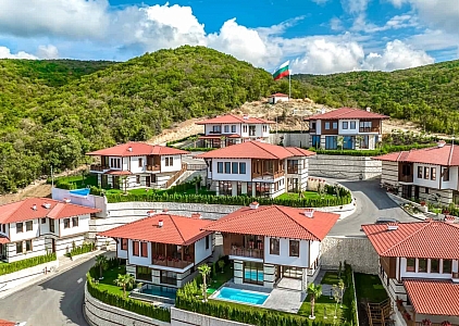 Nový dům s výhledem na moře ve Sveti Vlas. Foto 1 Nový dům s výhledem na moře ve Sveti Vlas. Foto 1